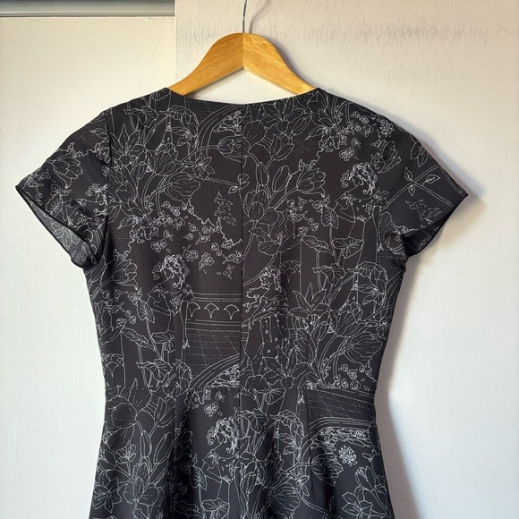 Aritzia Wilfred Nazaire Button Down Dress in Black and White Pattern - Picture 7 of 10